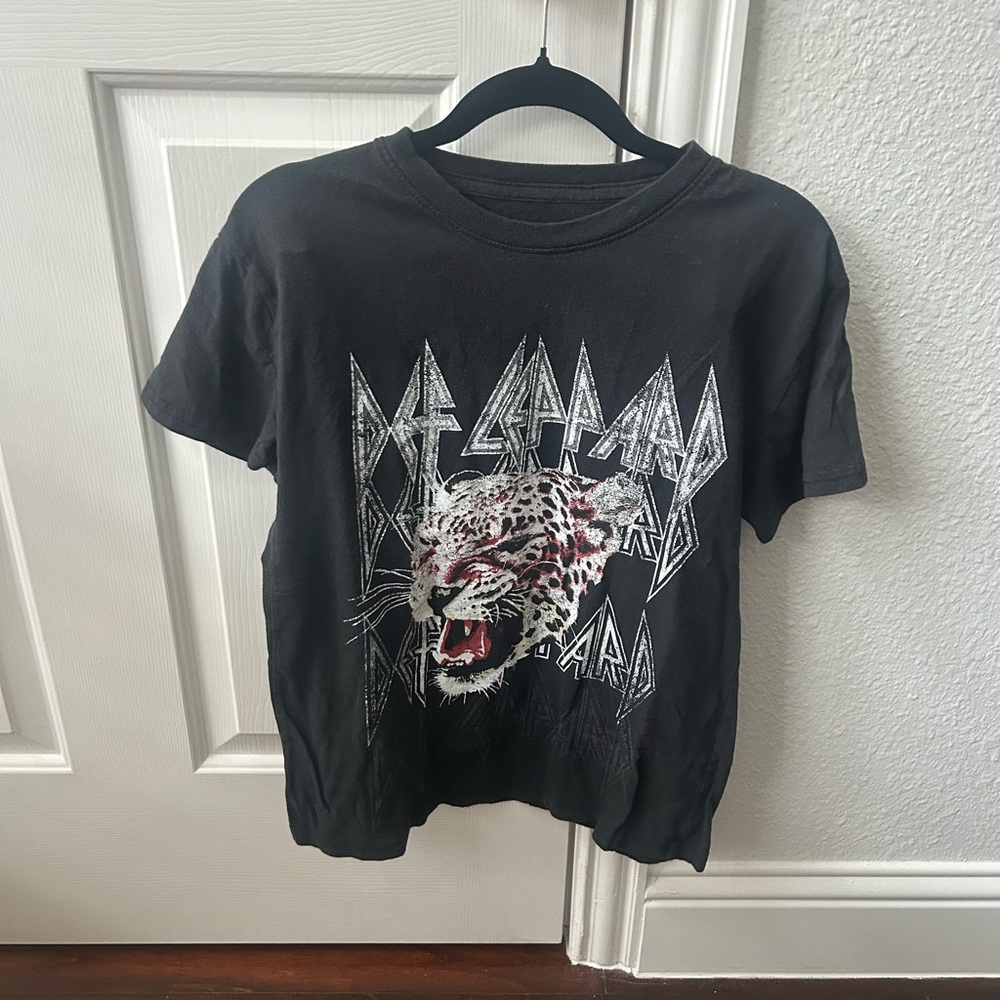 Def Leppard Black Graphic Tee